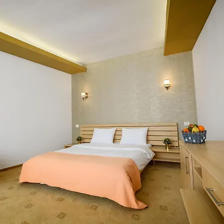 Andy Km 36 Hotel 3*